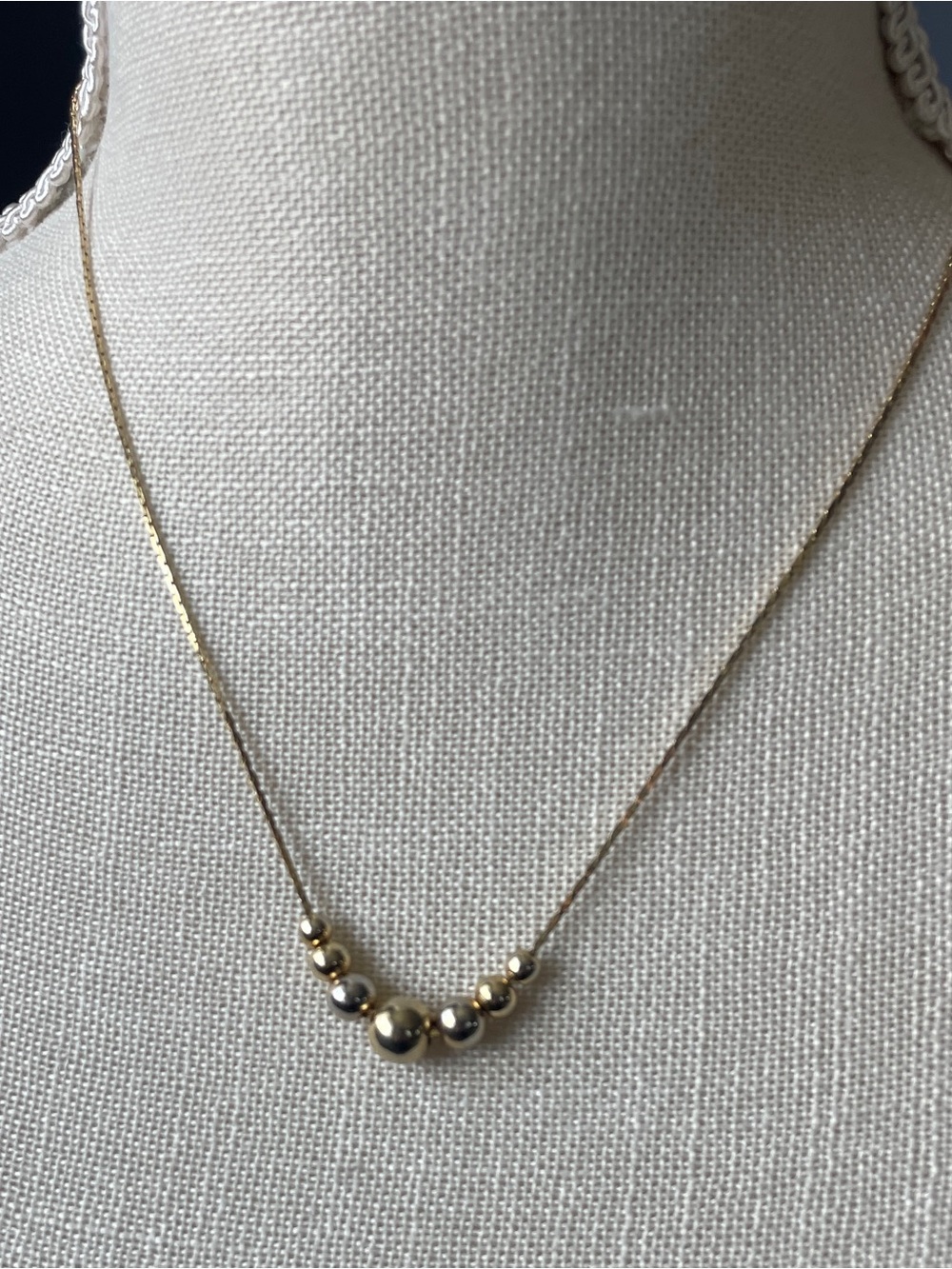 Vintage 80s Gold Tone Graduated Bead Necklace 18"